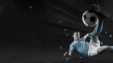 杜兰特抗议判罚后回敬三分球