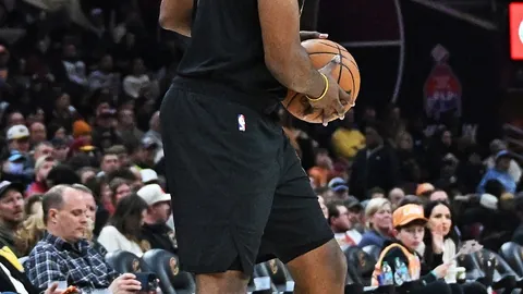 广东队客场击败中国香港，拜合拉木连下两城助力省港杯卫冕成功